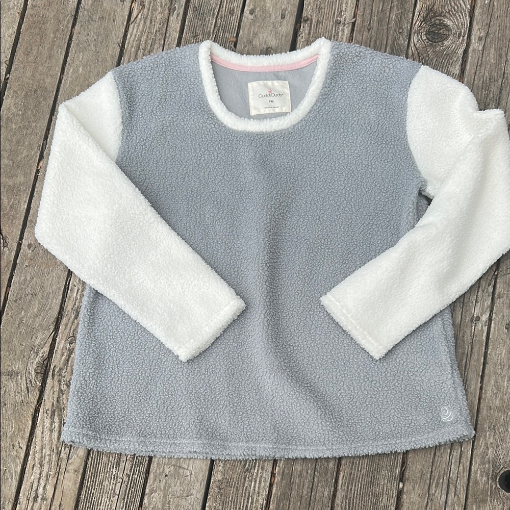 Cuddl Duds Gray and White Fleece Top